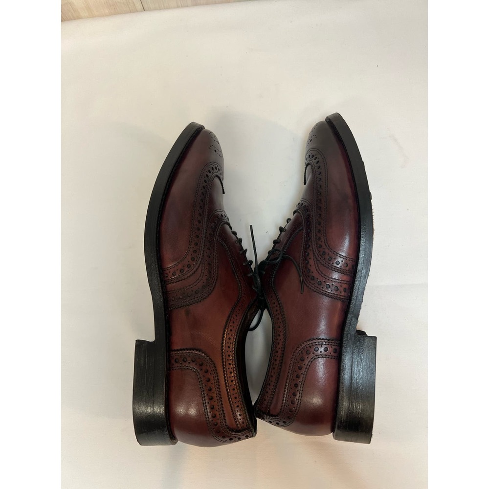 Allen Edmonds McAllister Wingtip Oxford Dress Shoe with Dainite Sole 10.5 D